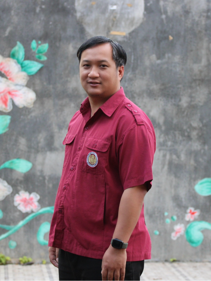 นฤเบศ สอนง่าย